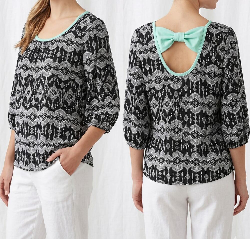 Rue21 Small 1/2 Sleeve Top Bow Back Black Green